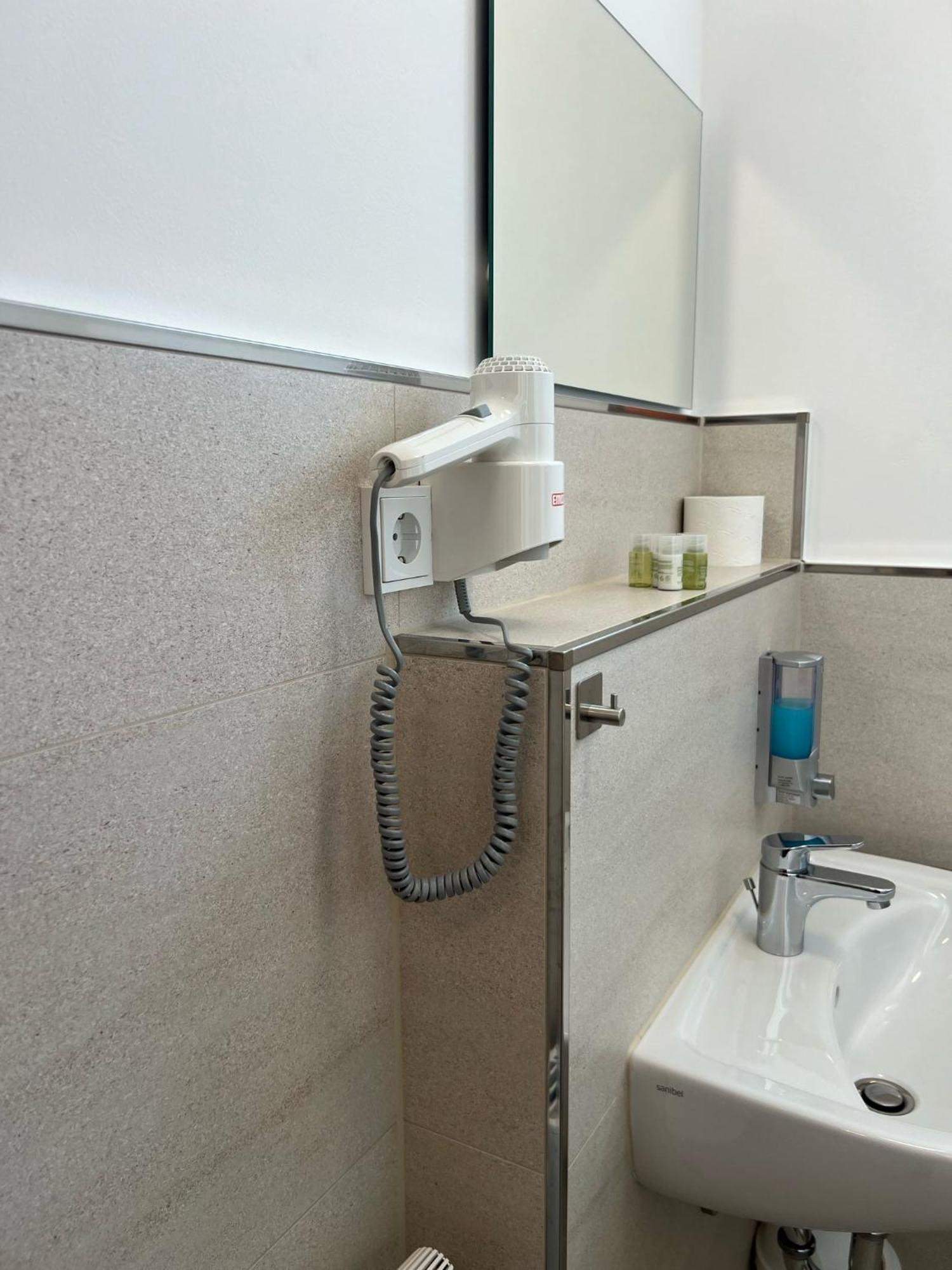 Avento Hotel Hannover Langenhagen  Екстер'єр фото